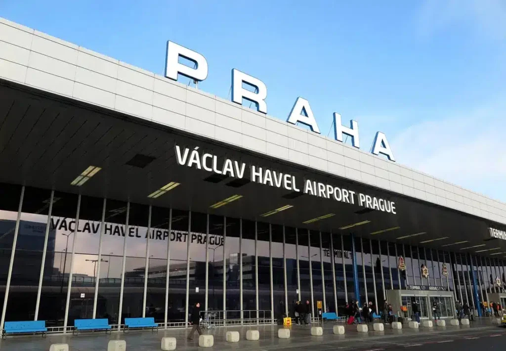 Cómo ir del aeropuerto de Praga al centro