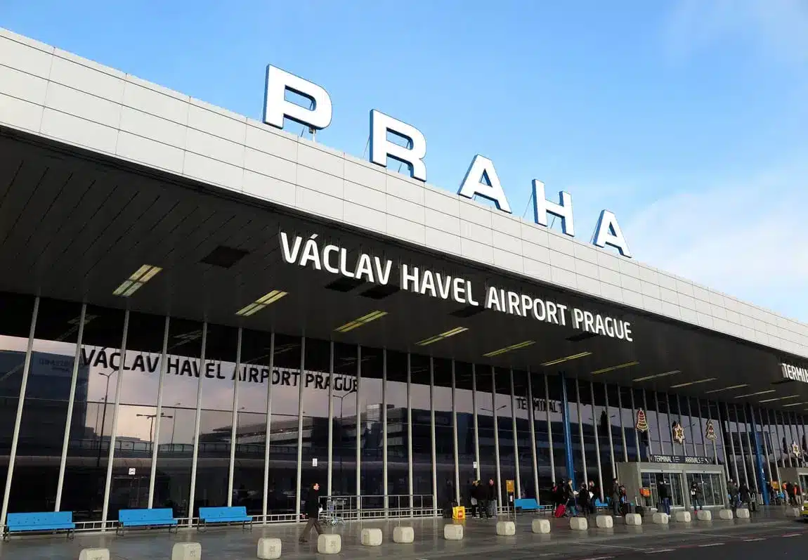 Cómo ir del aeropuerto de Praga al centro