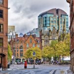 ¿Dónde alojarse en Mánchester? Las 5 mejores zonas y alojamientos (+ zonas a evitar) 🐝