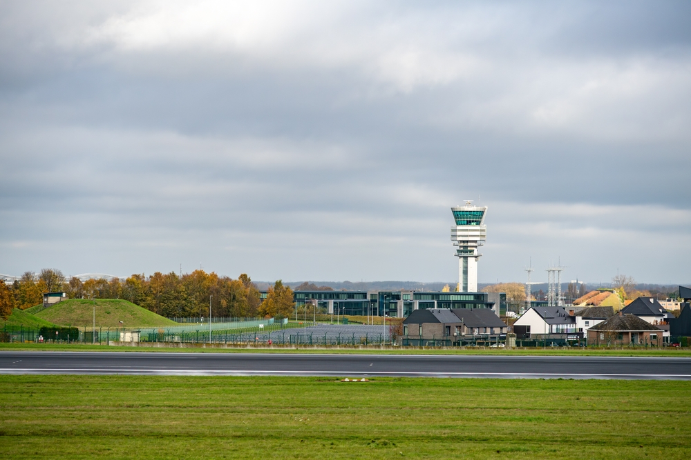 La torre de control de Brussels Airport en Zaventem, cerca de Bruselas