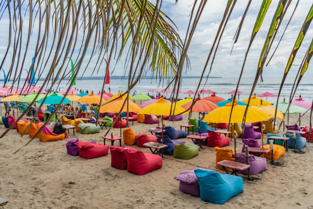 Atardecer en la playa de Seminyak en Bali