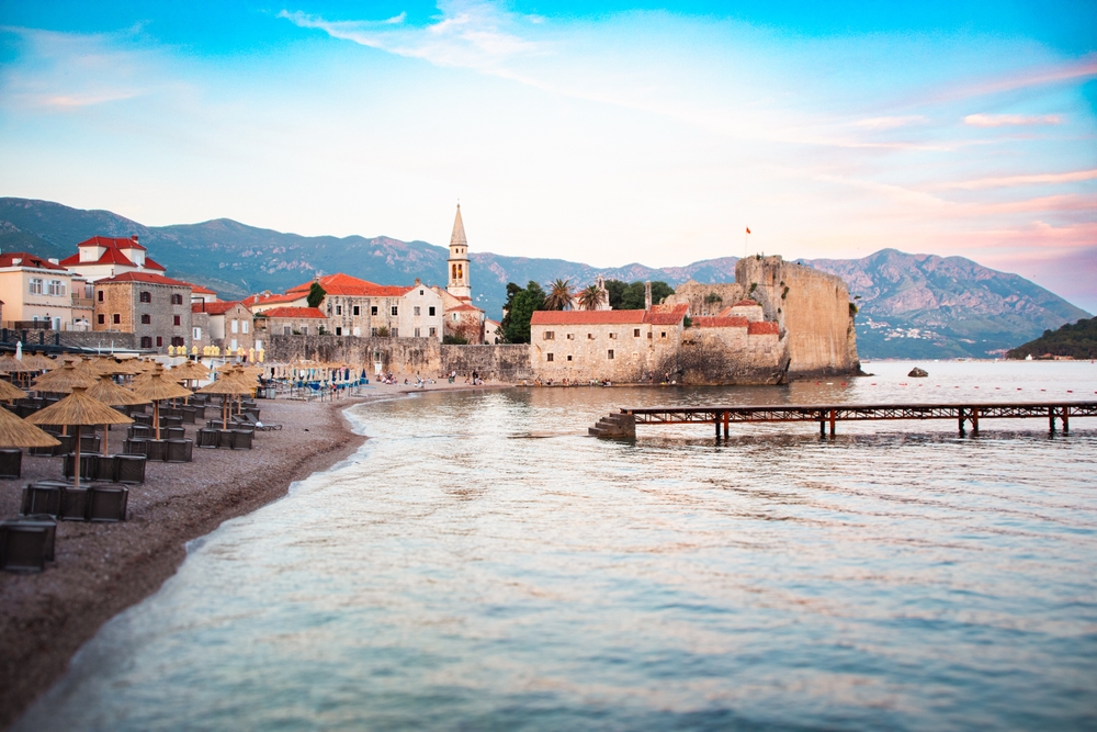 ¿Dónde alojarse en Montenegro? Los 7 mejores lugares y buenos hoteles 11 Casco antiguo y playa de Budva
