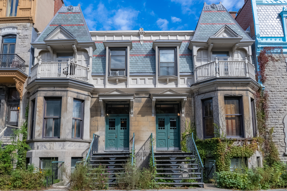 Casa victoriana con escalera exterior en Le Plateau-Mont-Royal, en Montreal