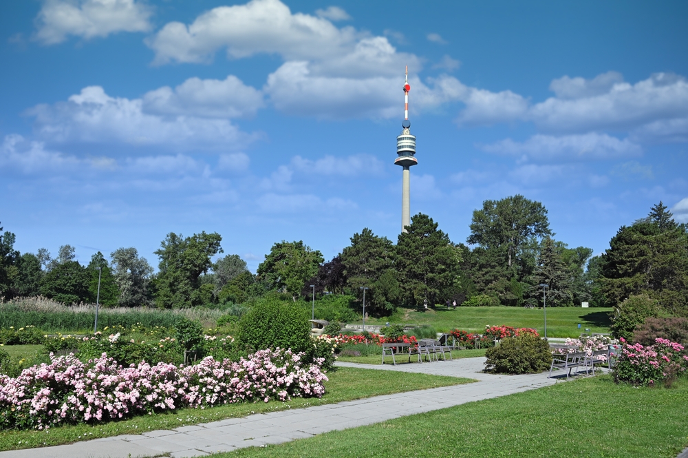 Qué ver en Viena: las 20 mejores cosas que hacer 40 Donauturm en el Donaupark de Viena
