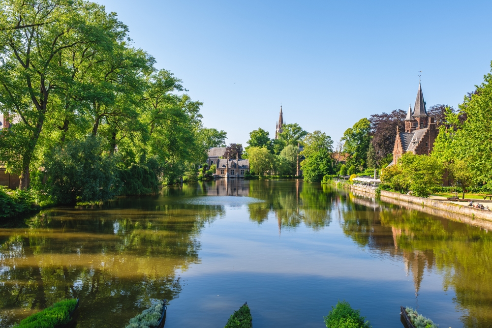¿Dónde alojarse en Brujas? Las 5 mejores zonas y buenos hoteles 11 El Minnewater, el lago del Amor, en Brujas