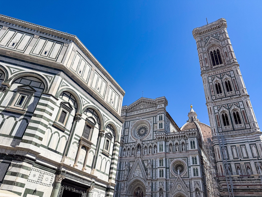 Qué ver en Florencia: las 20 mejores cosas que hacer 24 El baptisterio de San Giovanni, la fachada de la catedral y el campanario de Giotto en Florencia