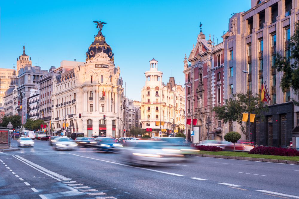 Qué ver en Madrid: las 18 mejores cosas que hacer 26 El edificio Metrópolis en la Gran Vía de Madrid