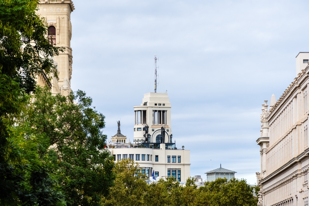 Qué ver en Madrid: las 18 mejores cosas que hacer 31 El edificio del Círculo de Bellas Artes en el centro de Madrid, donde está la azotea