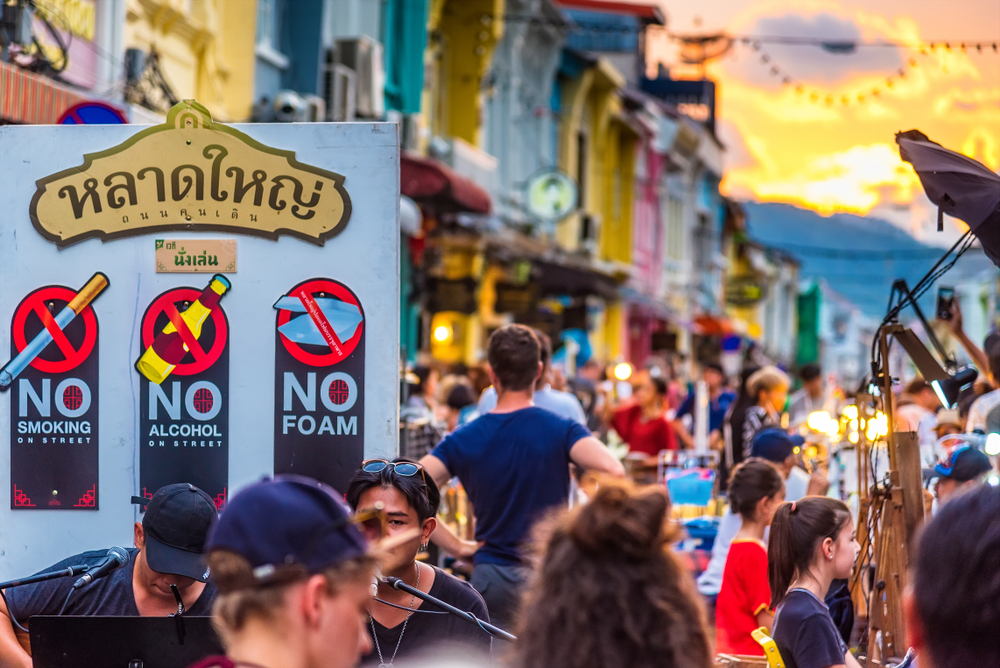 El mercado dominical de Lard Yai en Thalang Road, en Phuket Old Town