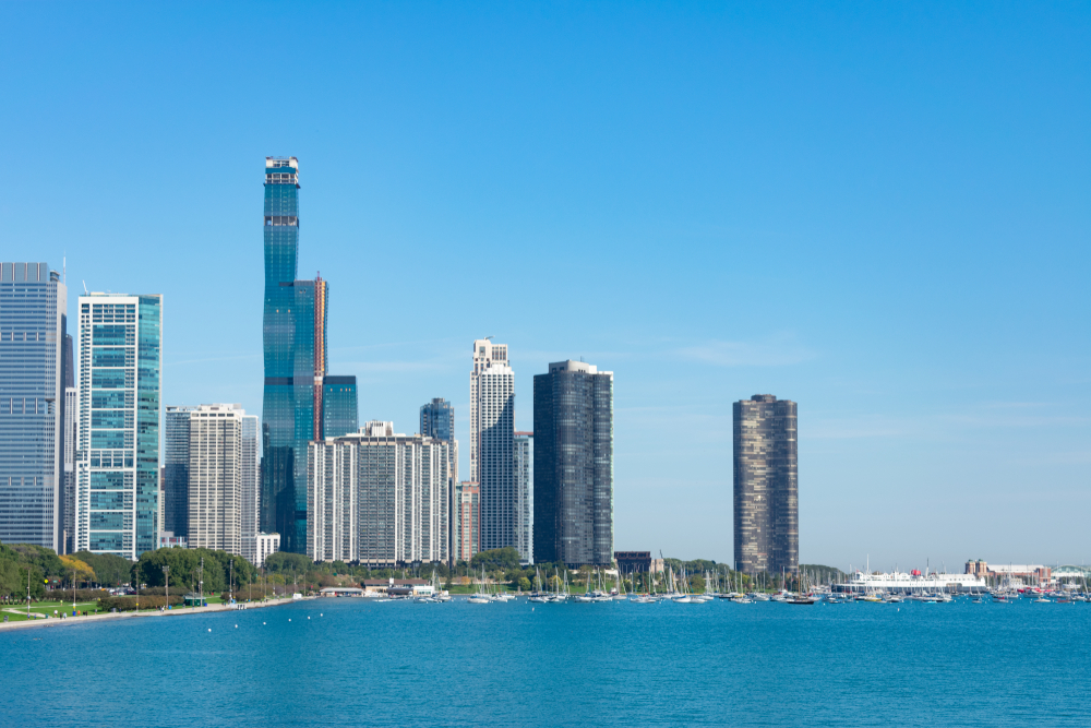 El perfil urbano de Streeterville junto al lago Míchigan en Chicago