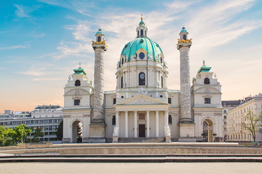 Qué ver en Viena: las 20 mejores cosas que hacer 32 Karlskirche en Karlsplatz, Viena