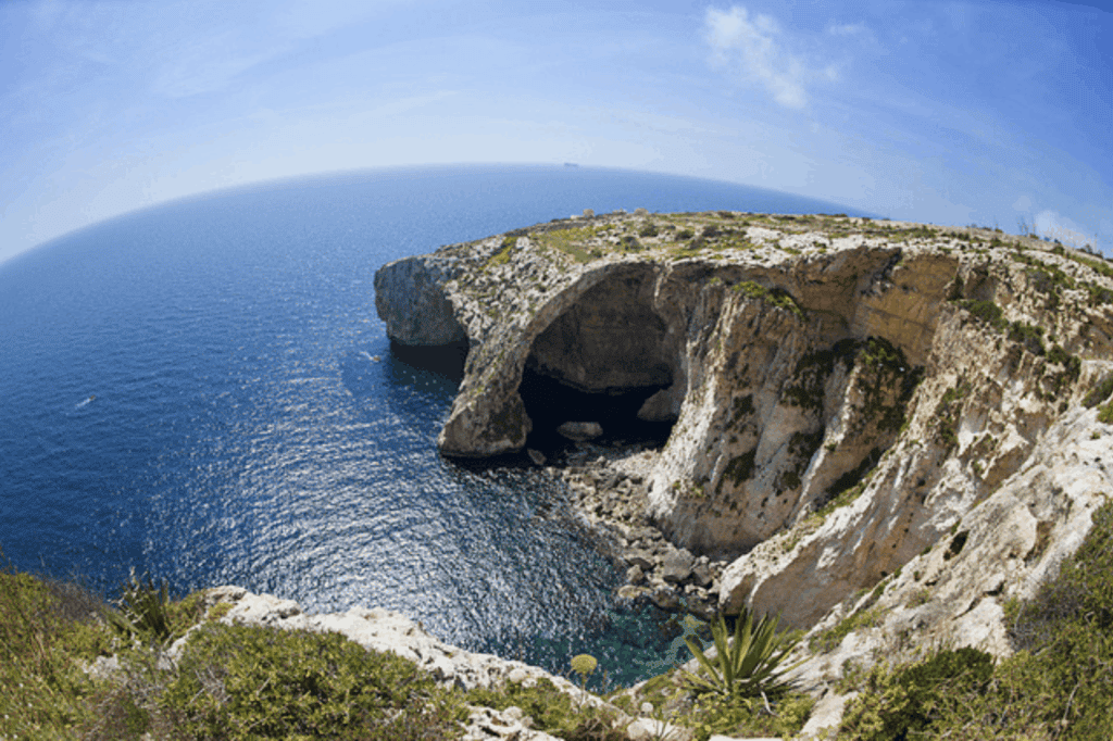 La Gruta Azul en la costa sur de Malta