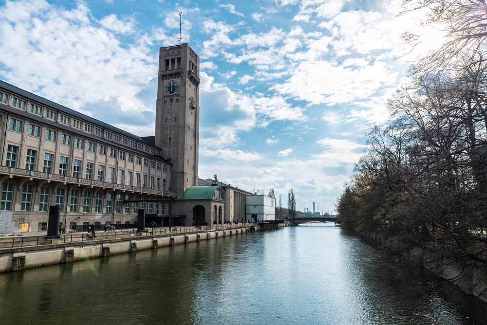 Qué ver en Múnich: las 18 mejores cosas que hacer 28 La fachada del Deutsches Museum de Múnich