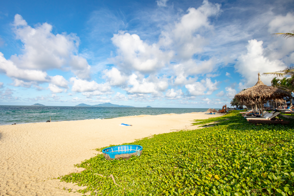 ¿Dónde alojarse en Hoi An? Las 5 mejores zonas y buenos hoteles 11 La parte más concurrida de la playa de An Bang, cerca de Hoi An