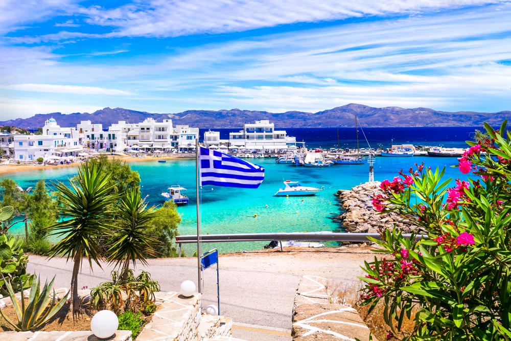 El pueblo costero de Piso Livadi en Paros