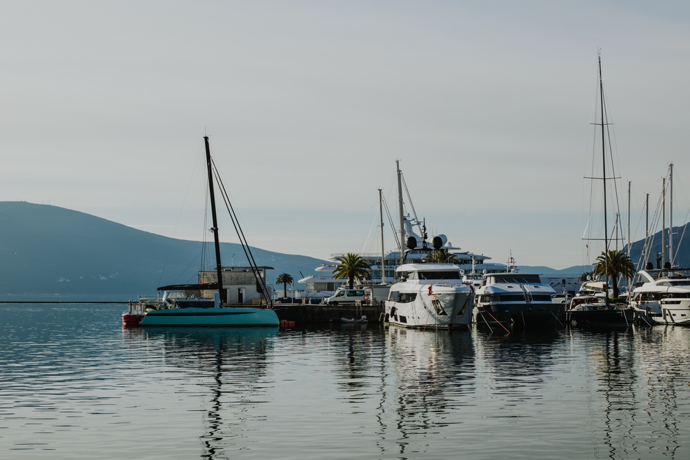¿Dónde alojarse en Montenegro? Los 7 mejores lugares y buenos hoteles 12 Puerto deportivo Porto Montenegro en Tivat