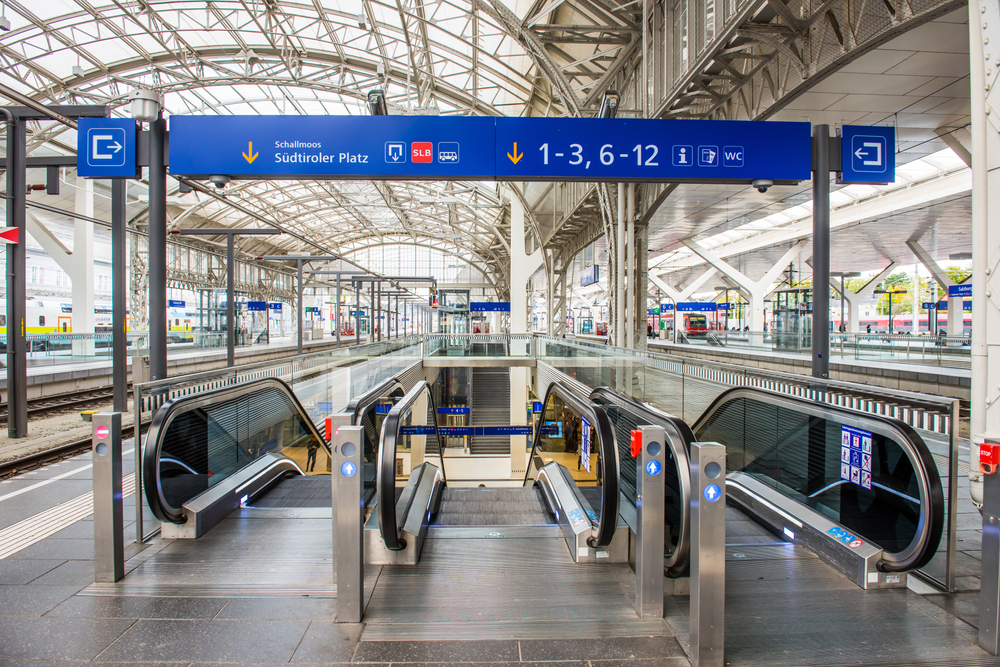 ¿Dónde alojarse en Salzburgo? Las 5 mejores zonas y buenos hoteles 10 Salzburg Hauptbahnhof, la estación central de Salzburgo