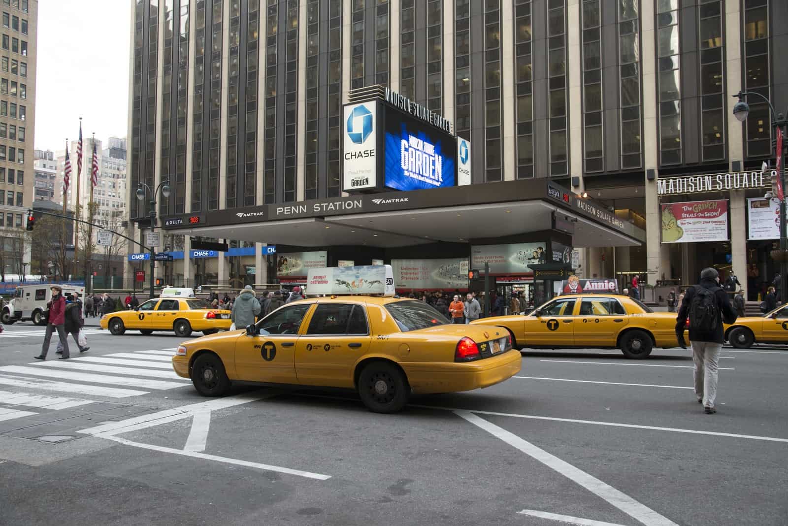 De Newark y LaGuardia a Manhattan - guía de transporte 11 Un taxi en Nueva York