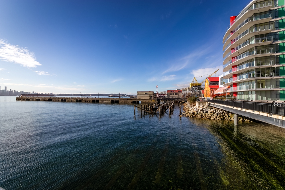¿Dónde alojarse en Vancouver? Las 6 mejores zonas y buenos hoteles 14 The Shipyards y el muelle de Lower Lonsdale, en North Vancouver