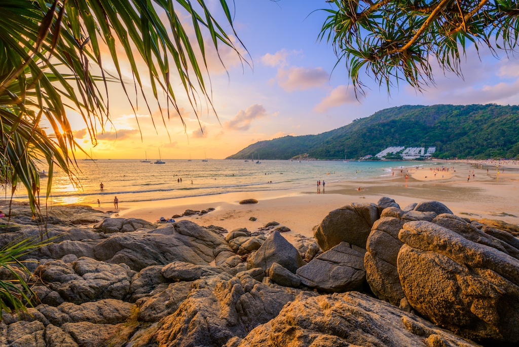 Vista de Nai Harn Beach, en el sur de Phuket