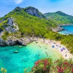 ¿Dónde alojarse en Corfú? Las 6 mejores zonas y alojamientos (+ dónde evitar) 🇬🇷