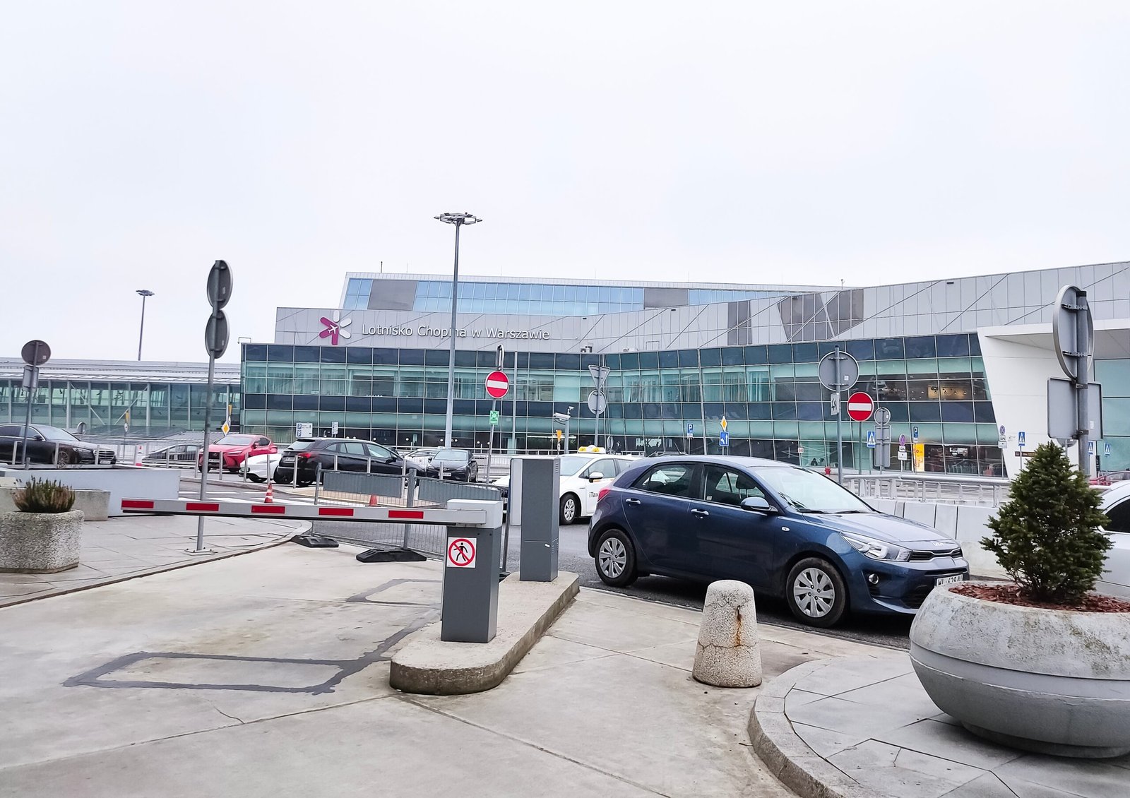 Indgangen til Terminal A i Warszawa Chopin Lufthavn