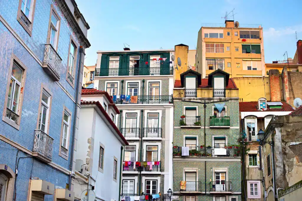 Qué ver en Lisboa: las 20 mejores cosas que hacer 24 Casas de colores en Alfama, Lisboa
