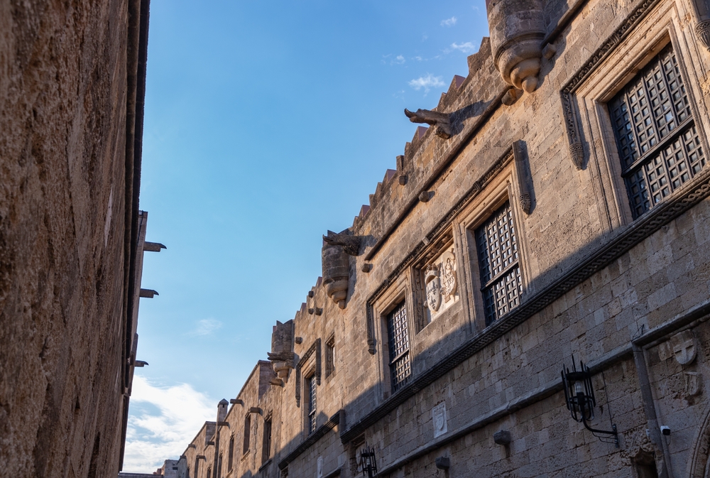 Qué ver en Rodas: las 18 mejores cosas que hacer 23 La calle de los Caballeros en el casco antiguo de la ciudad de Rodas