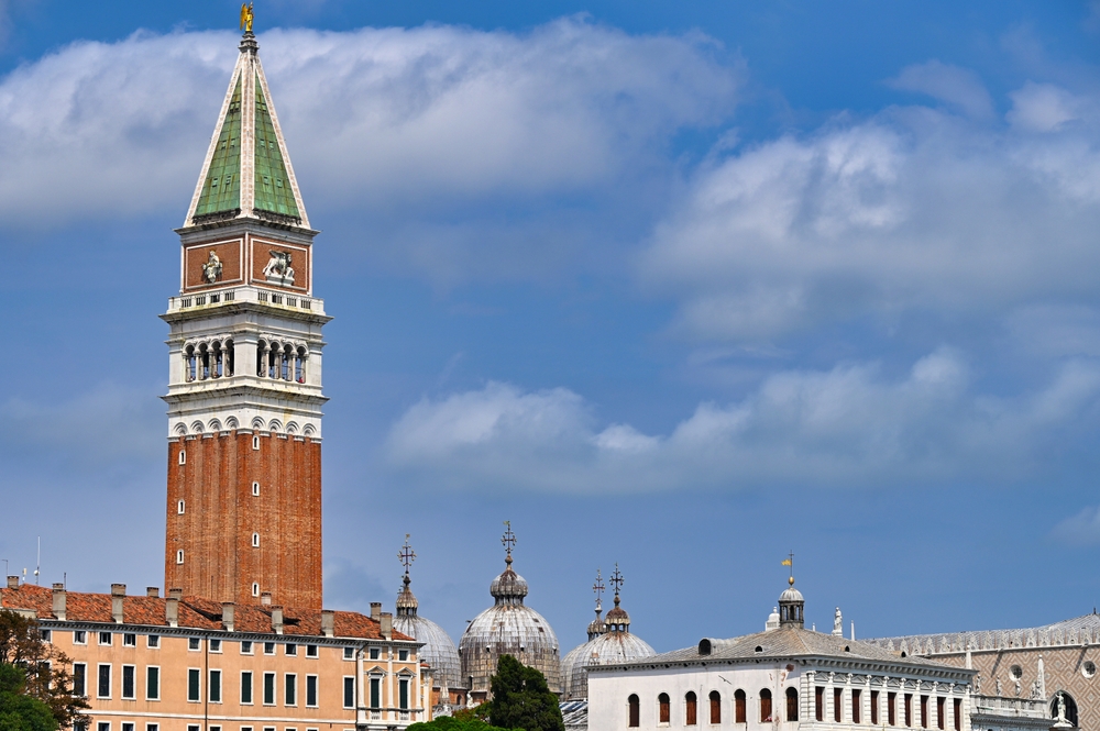 El Campanile di San Marco, el campanario junto a la Basílica de San Marcos en Venecia