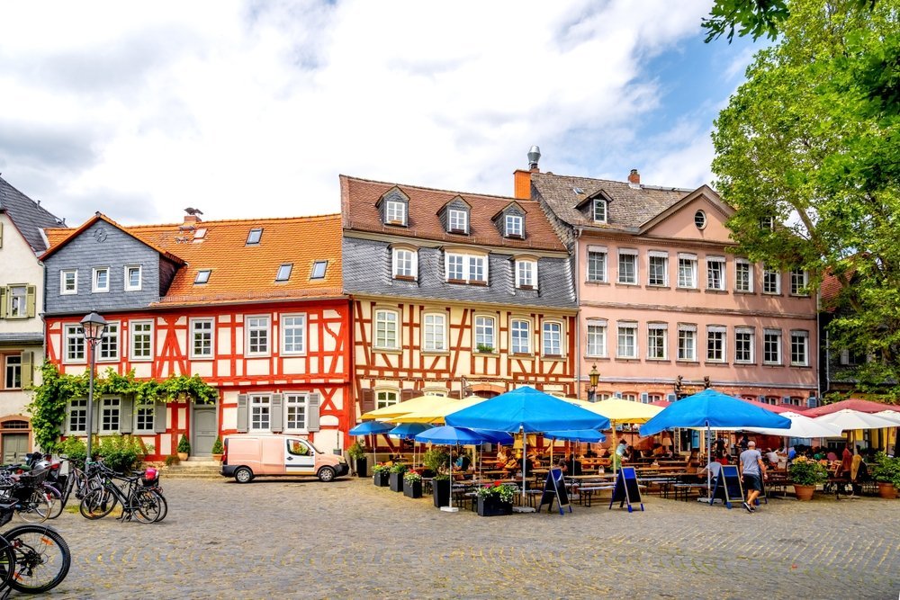 Qué ver en Fráncfort: 18 cosas que vivir entre los rascacielos y las tabernas de sidra 36 Casas de entramado de madera en el Old Town de Frankfurt-Höchst
