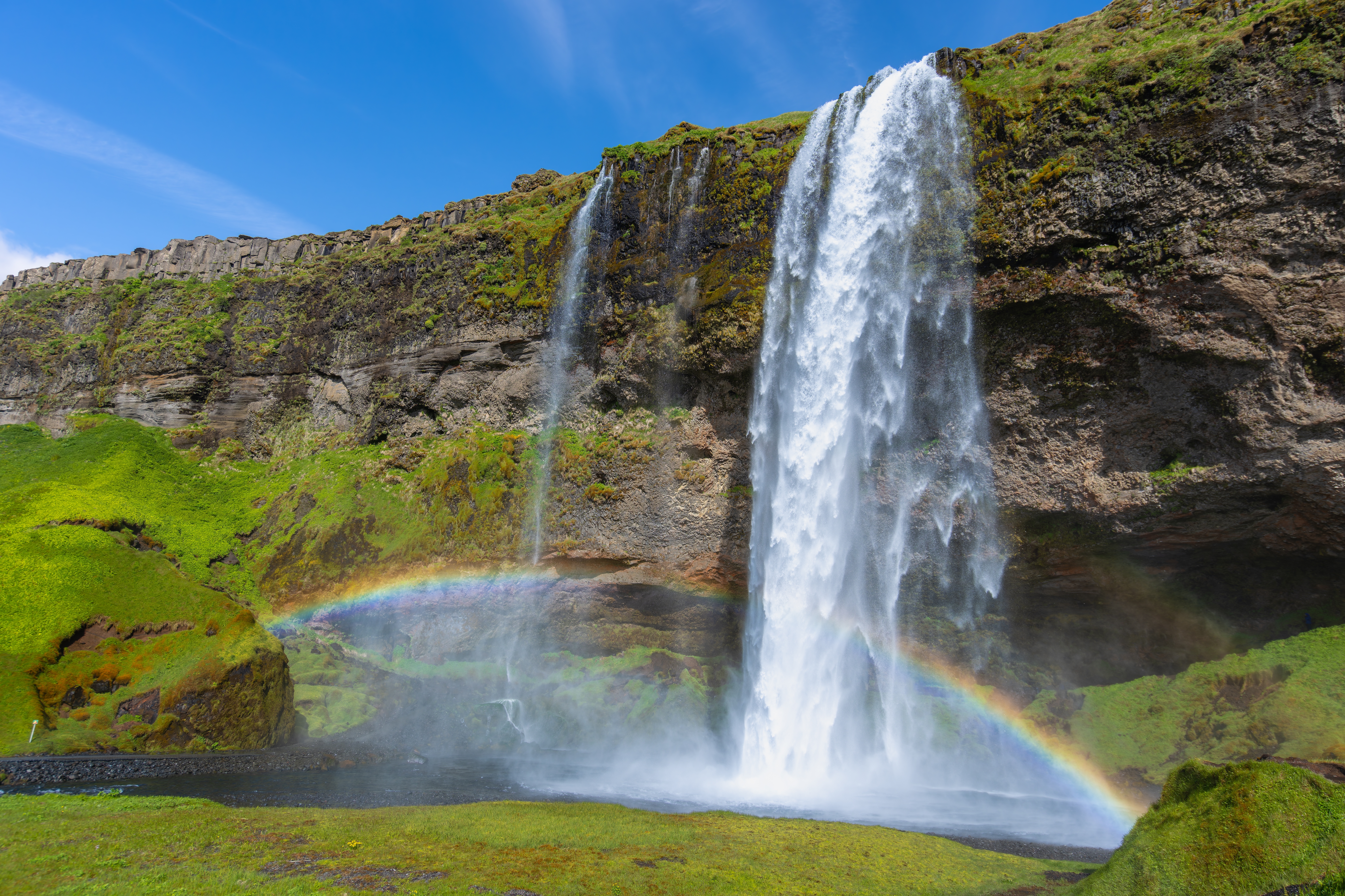 Qué ver en Islandia: las 18 mejores cosas que hacer 26 Seljalandsfoss con un arcoíris