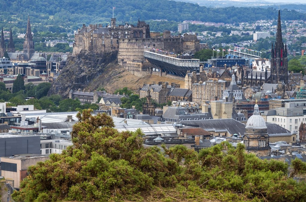 Qué ver en Glasgow - 18 cosas que hacer, y la mayoría no cuestan nada 32 El castillo de Edimburgo sobre la roca que domina Edimburgo