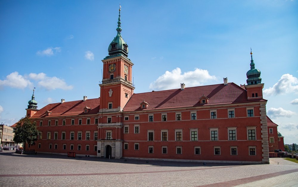 Qué ver en Varsovia: 17 cosas que hacer en la ciudad que resurgió de sus ruinas 20 El Castillo Real junto a la plaza del Castillo en Varsovia