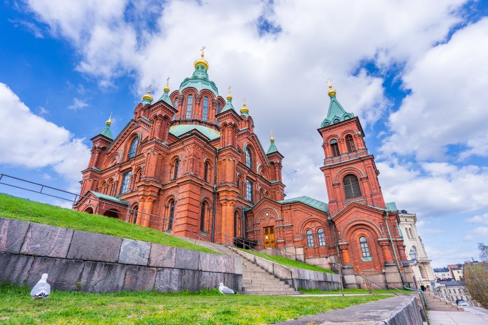 Qué ver en Helsinki - 18 mejores experiencias, de Suomenlinna a la sauna junto al mar 23 La catedral Uspenski en Katajanokka, Helsinki