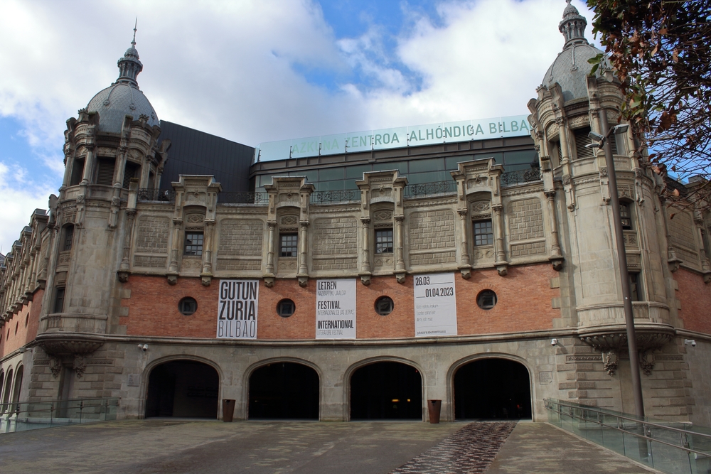 El centro cultural Azkuna Zentroa en Indautxu, Bilbao