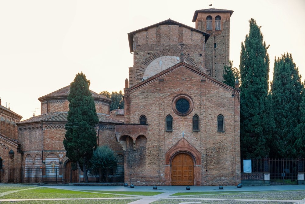 Qué ver en Bolonia: las 17 mejores cosas que ver, probar y hacer en la capital gastronómica de Italia 21 Conjunto de Santo Stefano y las siete iglesias en la Piazza Santo Stefano de Bolonia