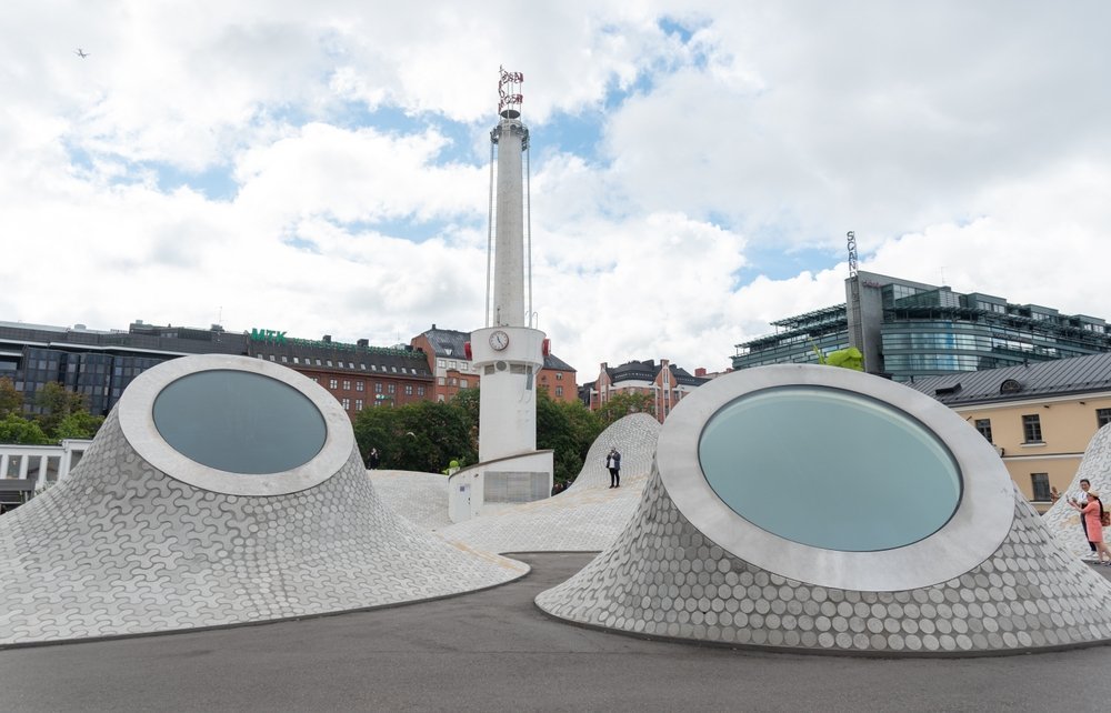 Qué ver en Helsinki - 18 mejores experiencias, de Suomenlinna a la sauna junto al mar 28 Cúpulas sobre el museo de arte Amos Rex junto a Lasipalatsi en Helsinki