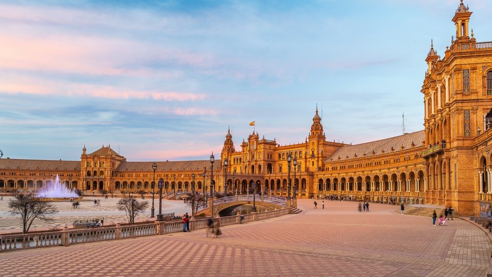 Vista panorámica de la Plaza de España en Sevilla