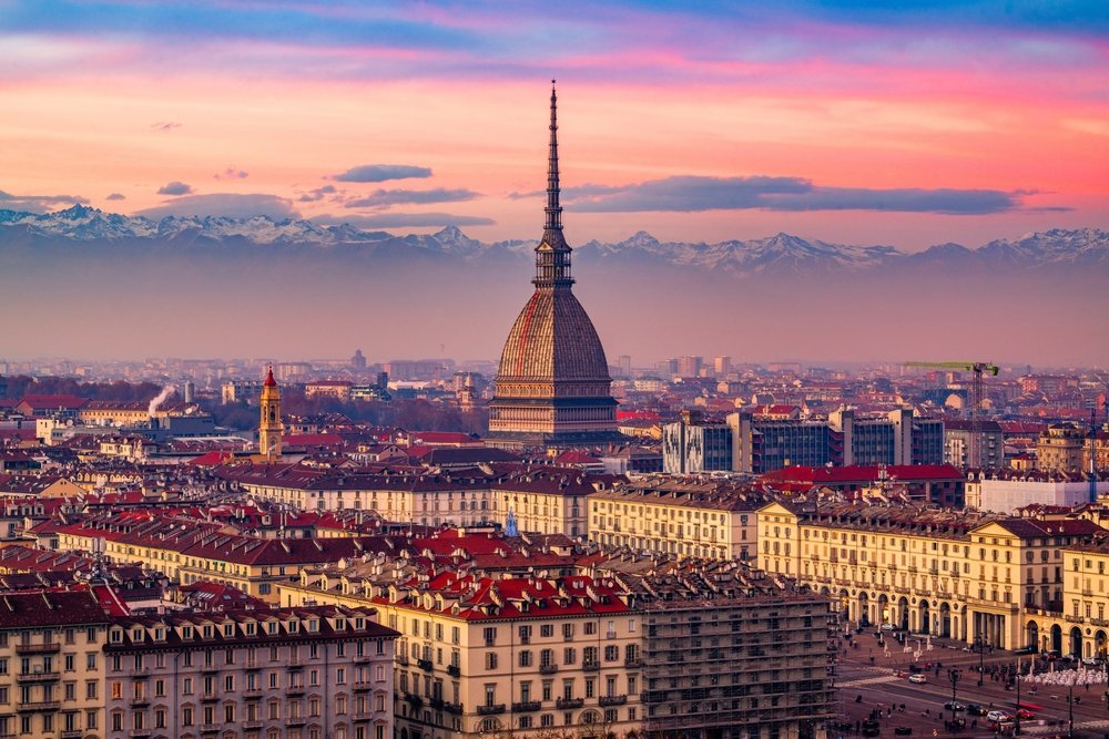 Vista de Turín con la Mole Antonelliana y los Alpes al fondo