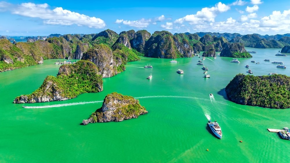 Dónde alojarse en Vietnam: cruceros entre las islas de piedra caliza de la bahía de Ha Long