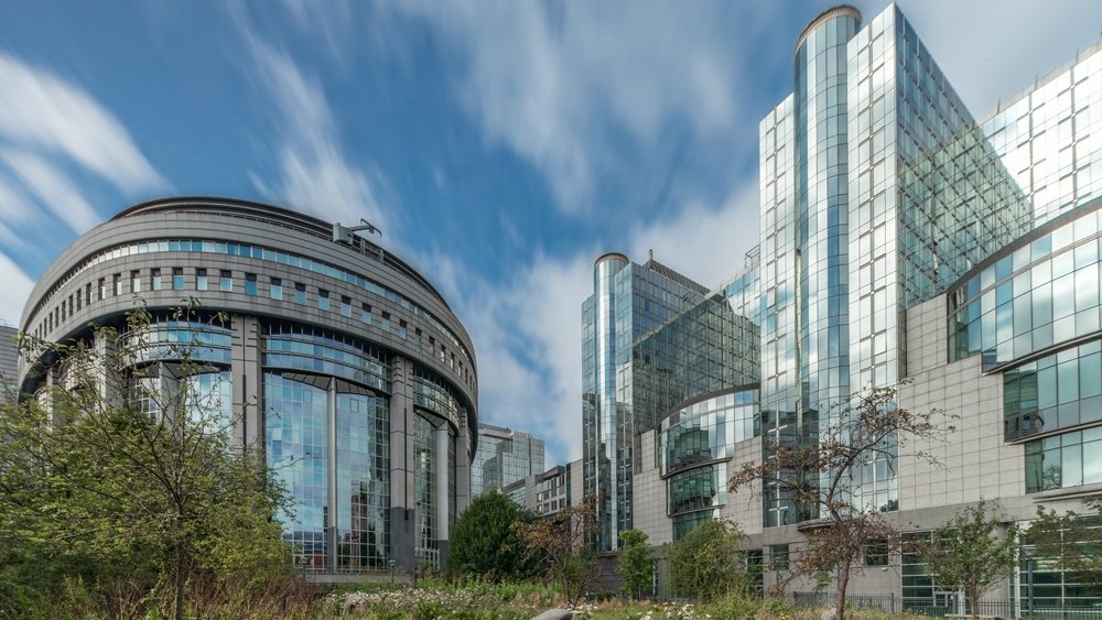 Qué ver en Bruselas: Grand Place, Atomium y la mejor cerveza y chocolate de la ciudad 27 Los edificios del Parlamento Europeo en el barrio europeo de Bruselas vistos desde el Parc Léopold