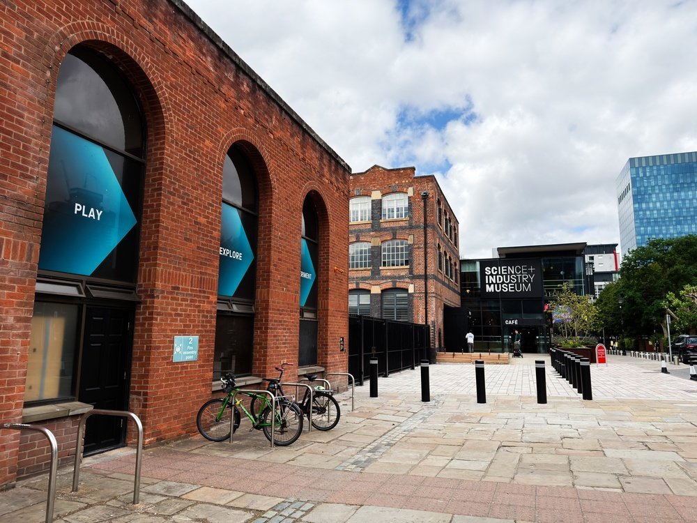 Qué ver en Manchester - las 18 mejores cosas que ver y hacer en la ciudad del fútbol y la música 32 La entrada del Science and Industry Museum en Castlefield, Manchester