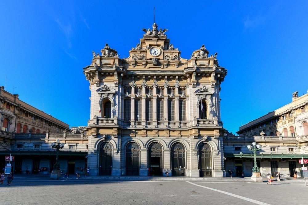 La estación Genova Brignole en Piazza Giuseppe Verdi, en Génova