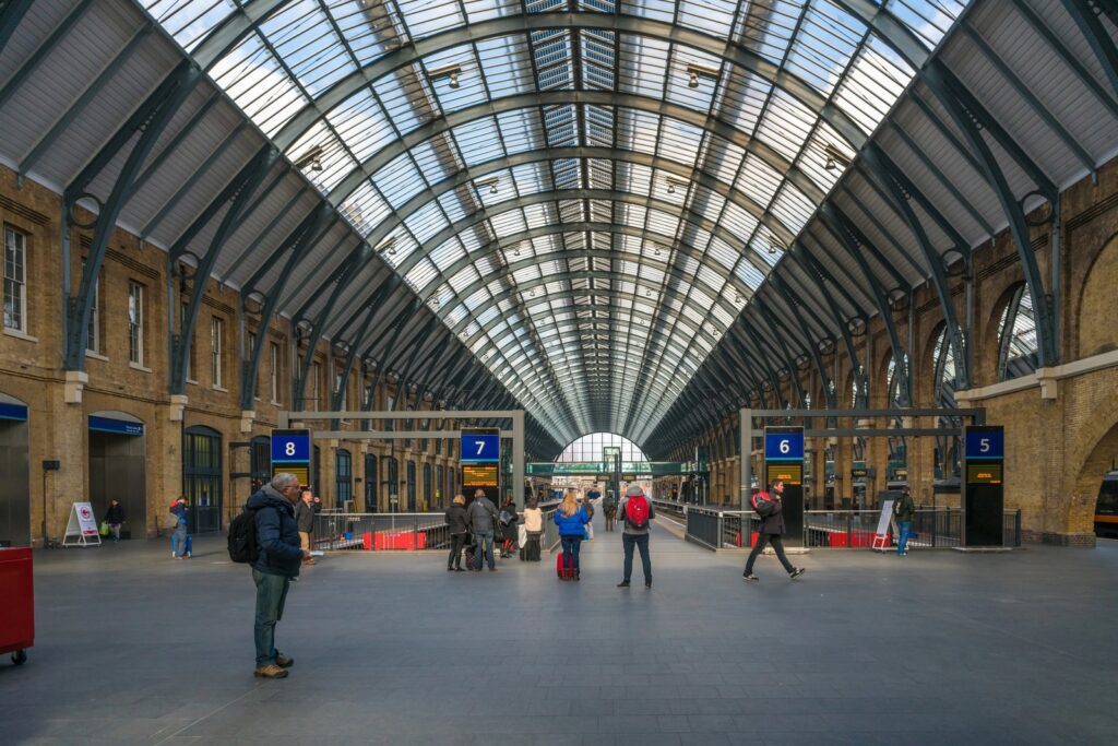 ¿Dónde alojarse en Inglaterra? Las 11 mejores zonas y buenos hoteles 14 Estación St Pancras International junto a King's Cross en Londres