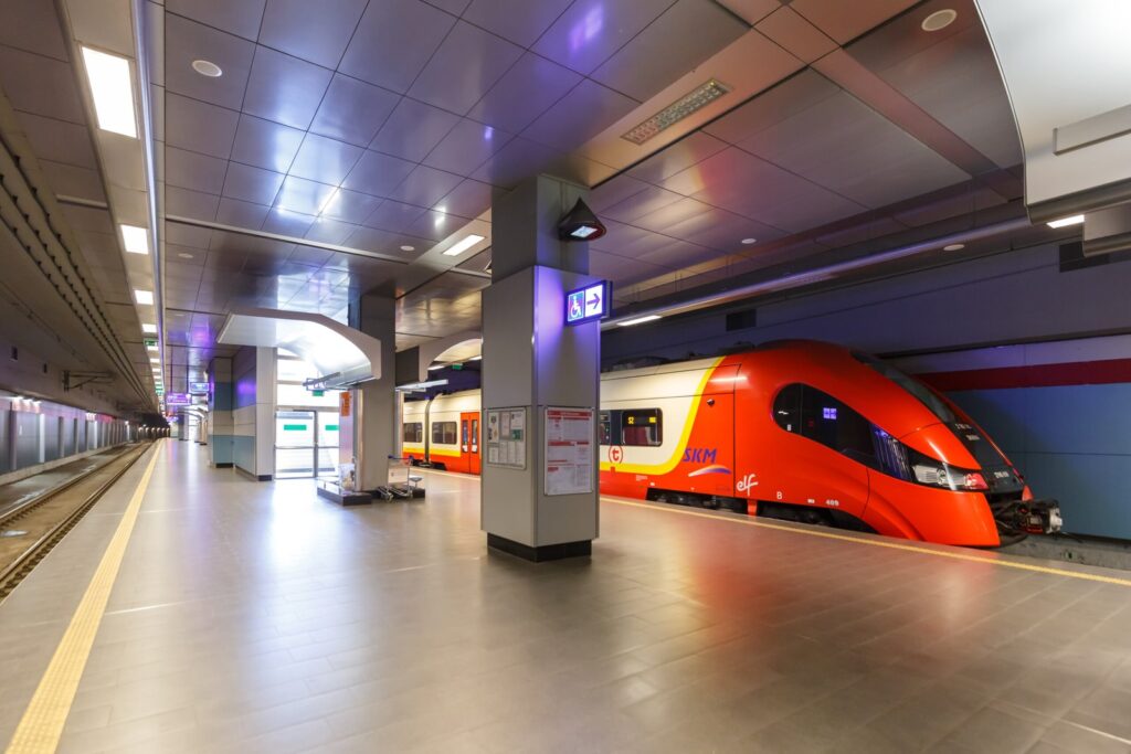 Estación de tren del aeropuerto Chopin de Varsovia