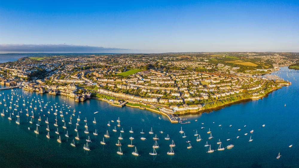 ¿Dónde alojarse en Cornualles? Los 6 mejores pueblos y buenos hoteles 10 Vista aérea de Falmouth y el río Penryn, en Cornualles