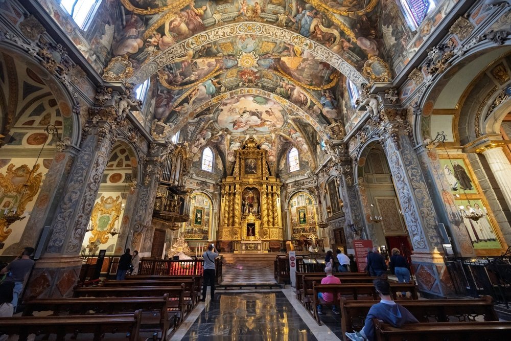 Qué ver en Valencia: 17 cosas que hacer, de la Ciudad de las Artes a la paella en la Albufera 31 Frescos barrocos del techo de la iglesia vistos desde dentro
