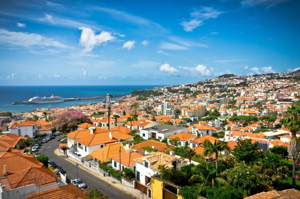 Funchal en la costa sur de Madeira