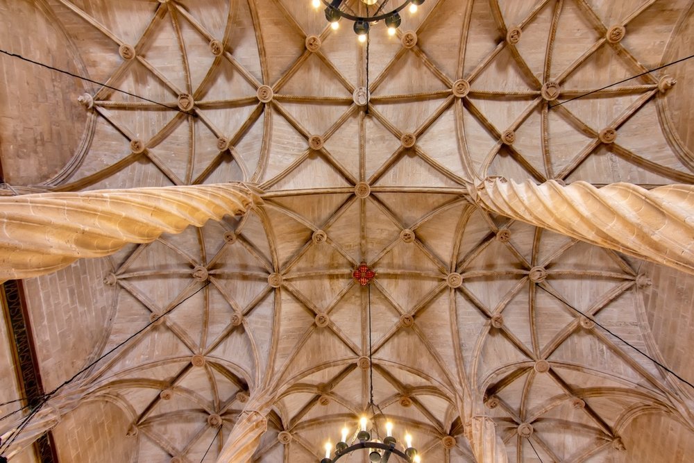 Qué ver en Valencia: 17 cosas que hacer, de la Ciudad de las Artes a la paella en la Albufera 21 Interior de La Lonja (sala de contratación)