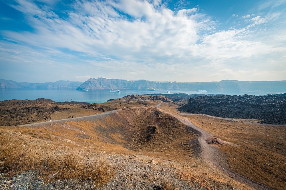 Qué ver en Santorini: 18 cosas que hacer, de la puesta de sol en Oia a las playas volcánicas 28 la isla volcánica de Nea Kameni en la caldera